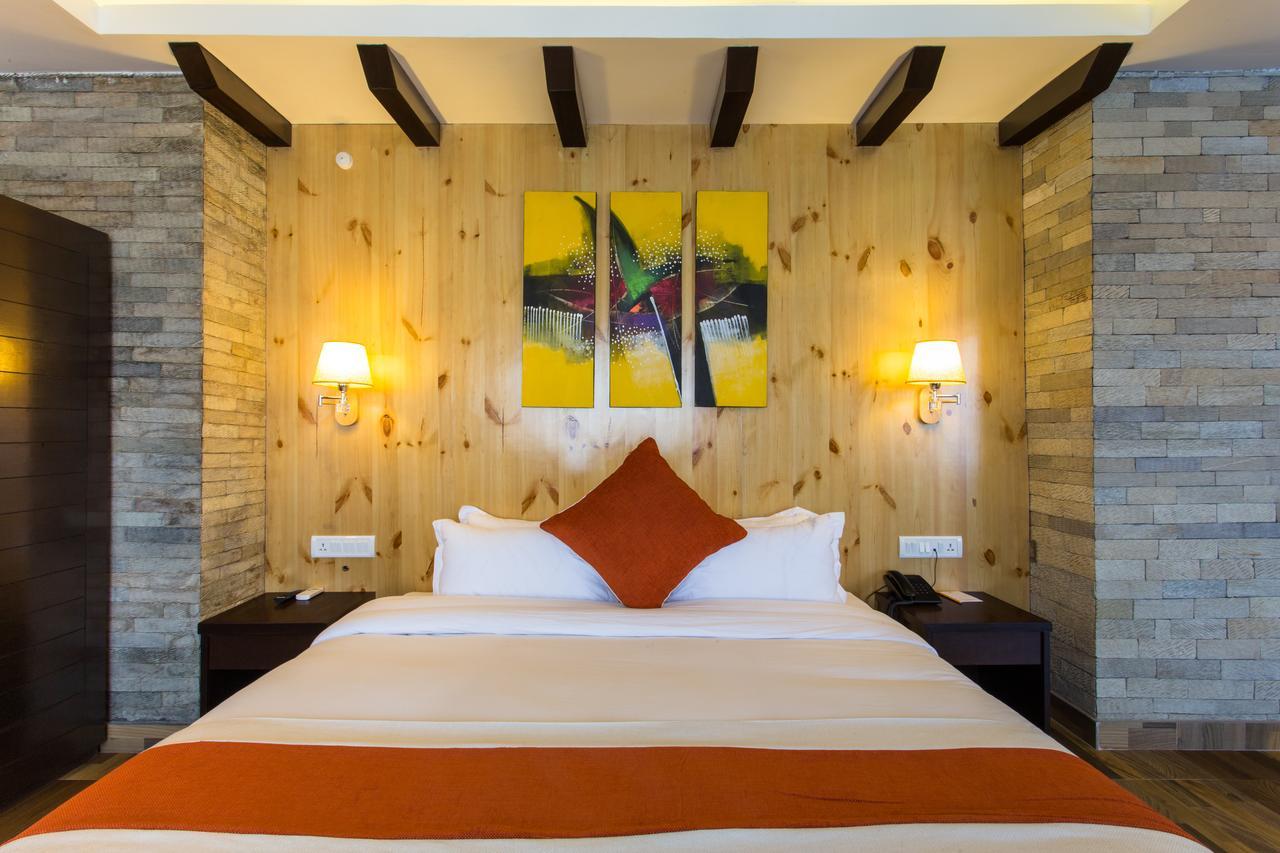 โพธิ สวีท บูทิก โฮเต็ล แอนด์ สปา Hotel โพคารา ภายนอก รูปภาพ